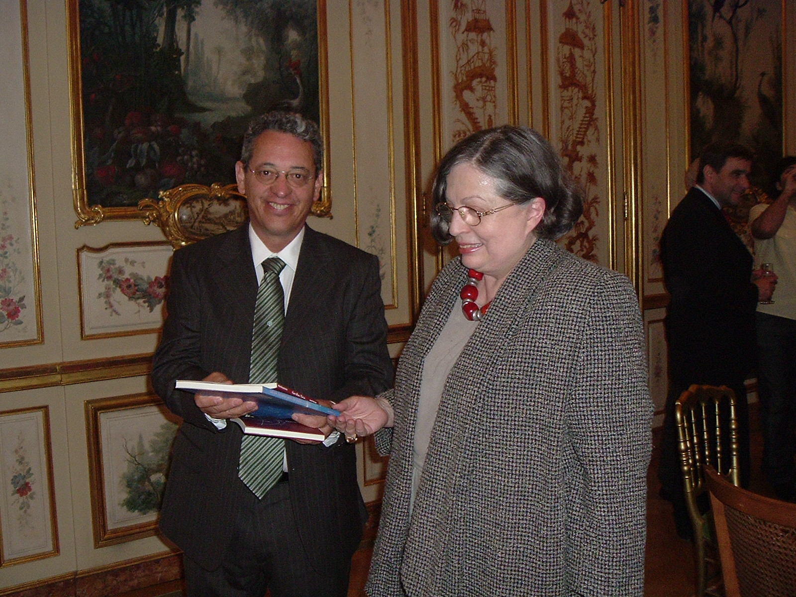 Vera Pedrosa, embaixadora do Brasil na França, 2005