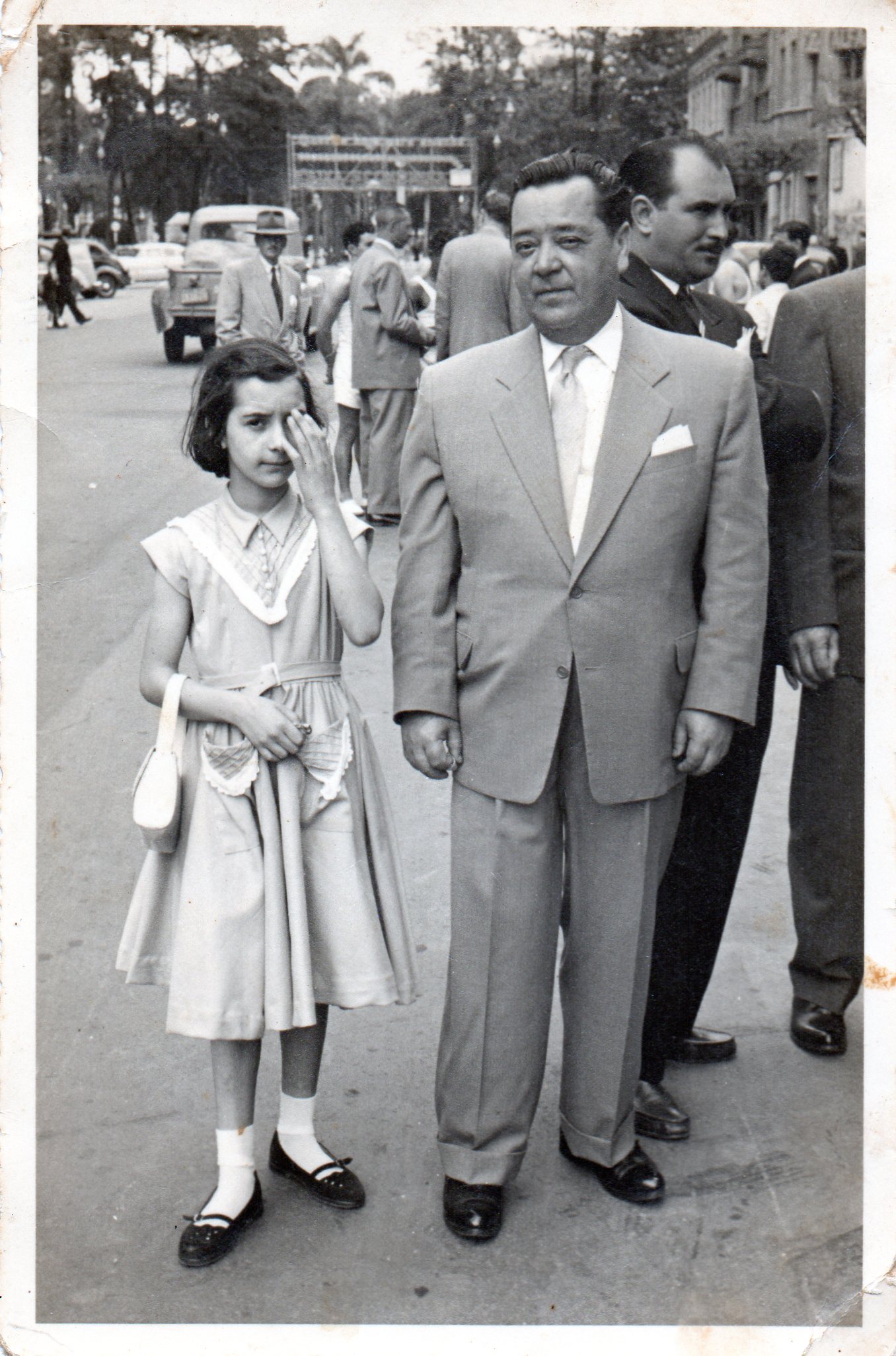 Rômulo da Costa Faria, pai, com Maria da Glória, irmã mais velha. Boca Maldita, Curitiba.
