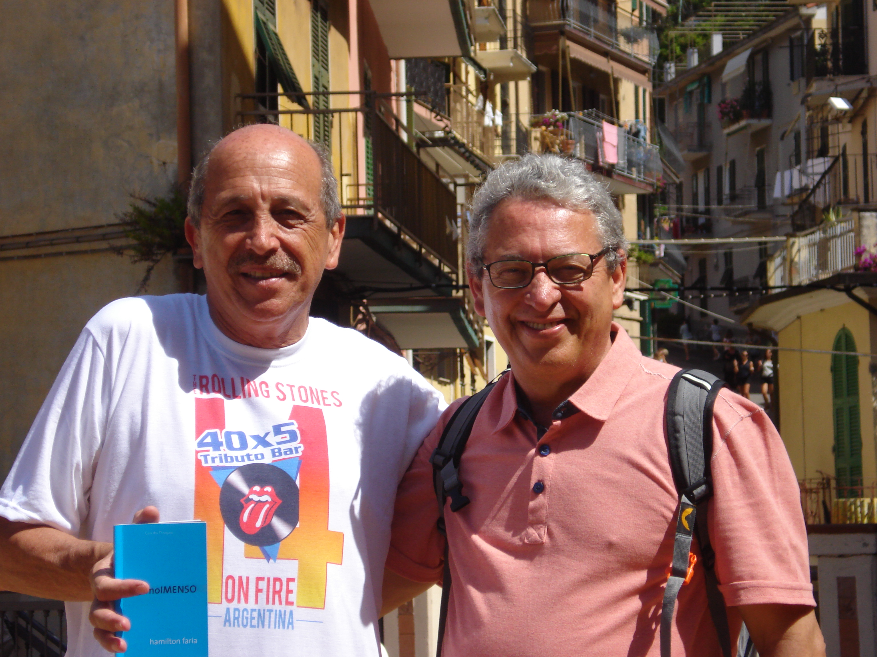 Entrega de livros mínimoIMENSO, Itália